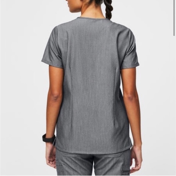 Figs Scrub Top Casma Women's Graphite Grey Three-Pocket Uniform Nurse XS - Picture 2 of 9